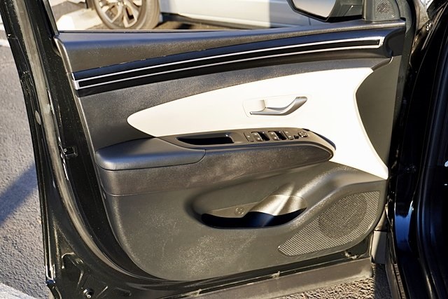 Used 2023 Black Hyundai SE image 20