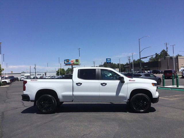 2025 Chevrolet Silverado 1500 LT Trail Boss photo 2