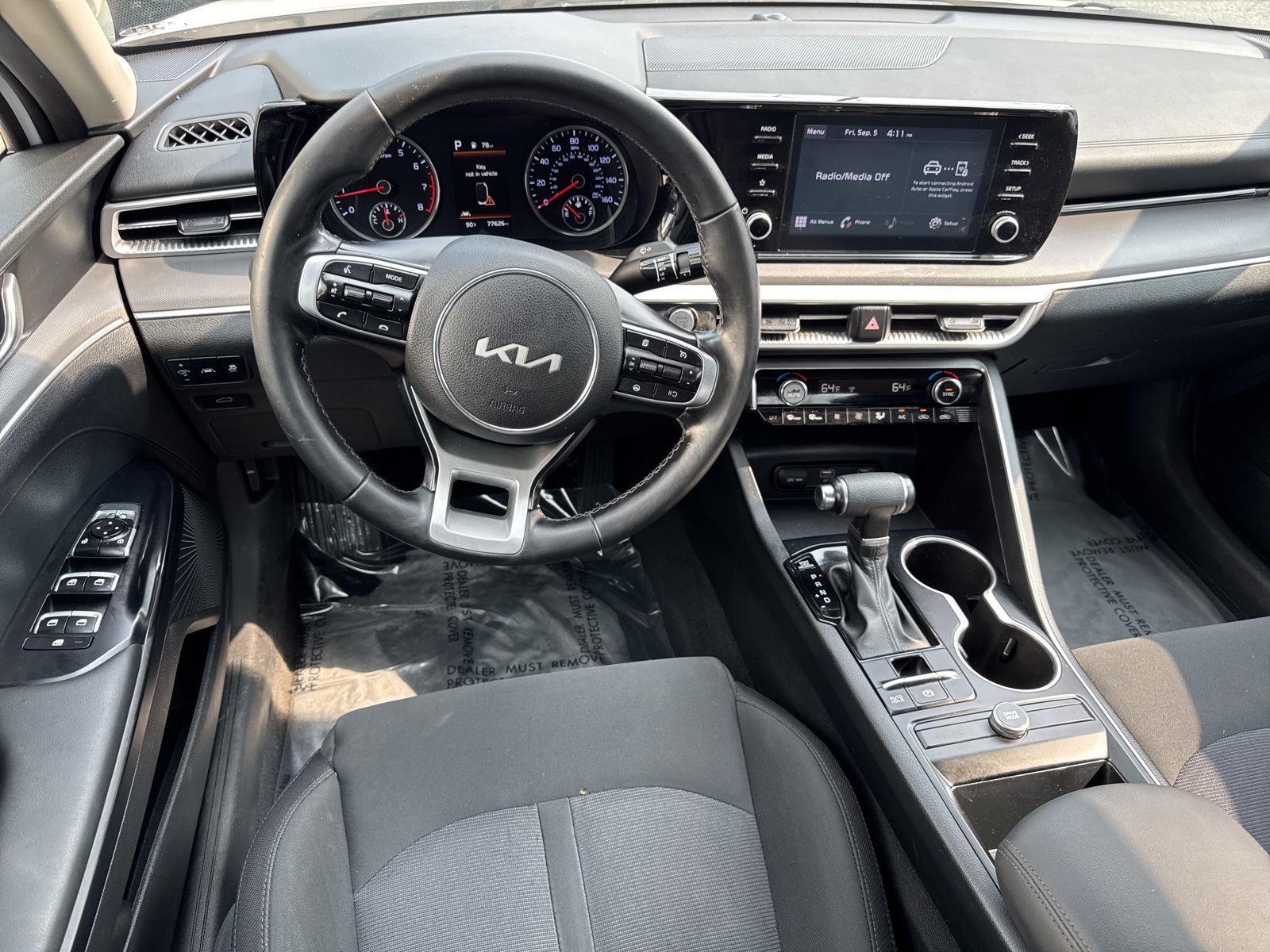 2022 Kia K5 LXS photo 2