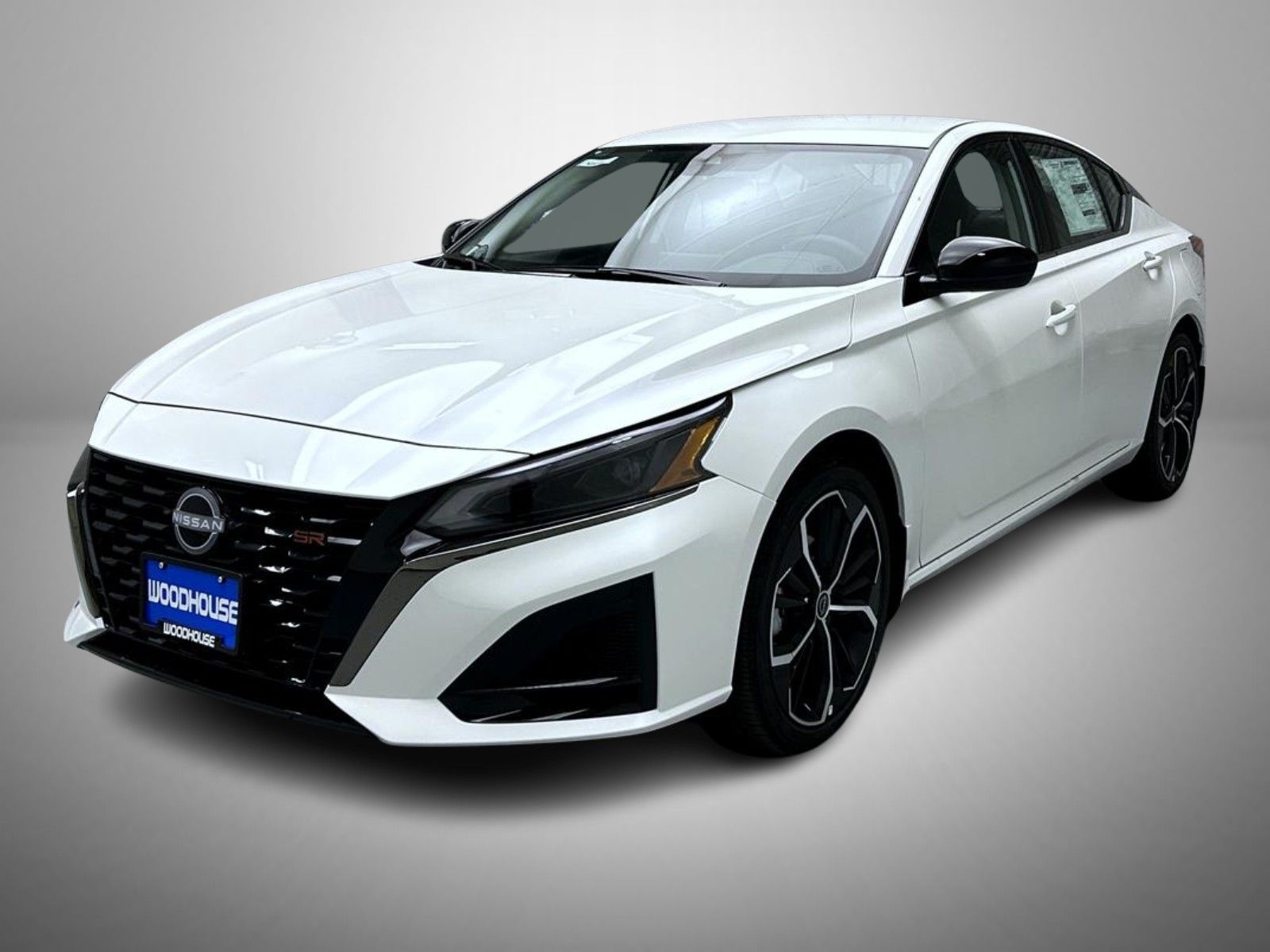 2025 Nissan Altima SR's photo