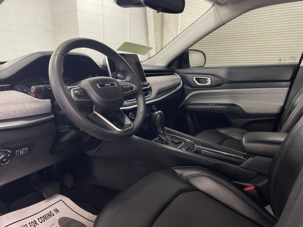 2022 Jeep Compass Latitude photo 4