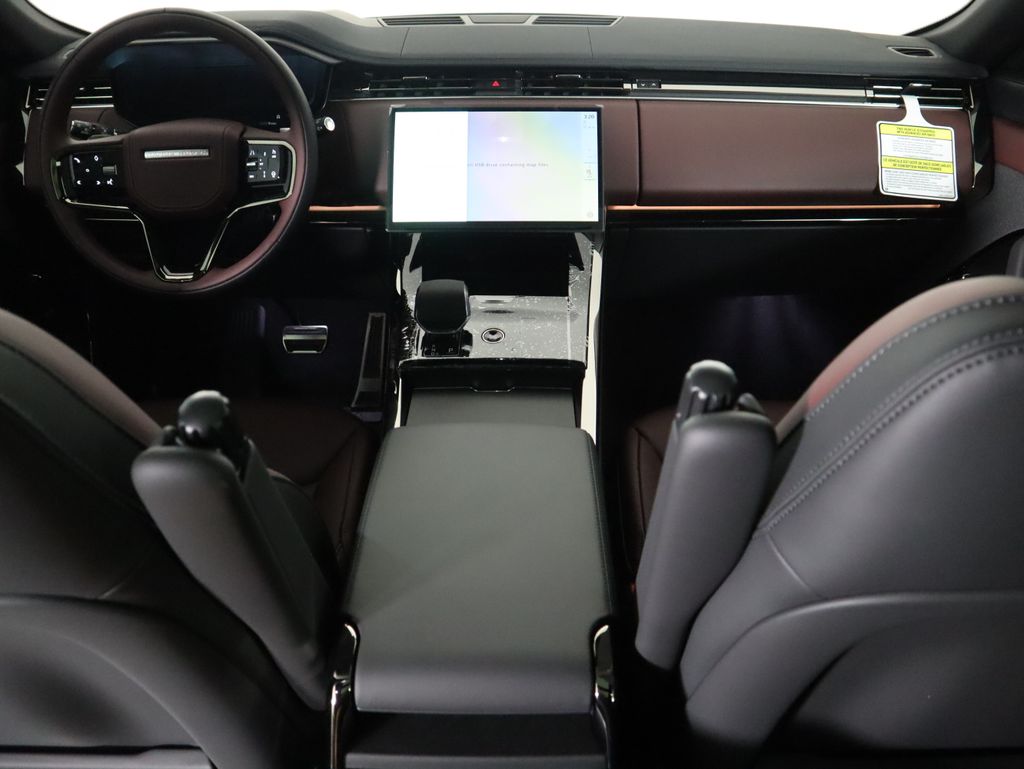 2025 Land Rover Range Rover Sport SE photo 13