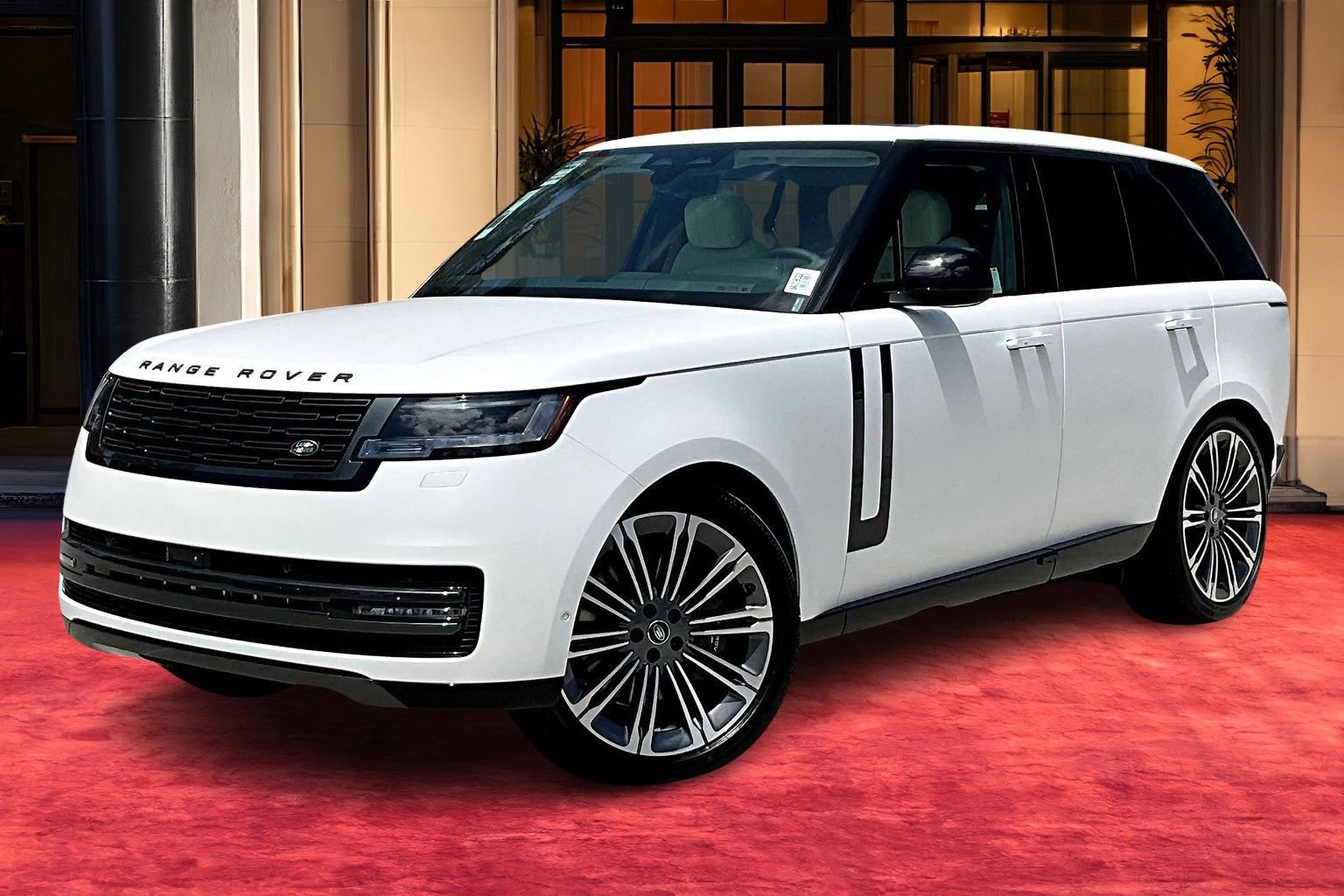 2025 Land Rover Range Rover SE's photo