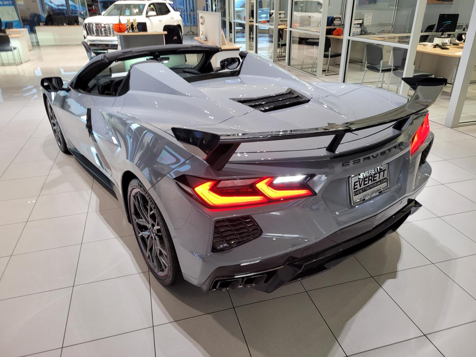 2025 Chevrolet Corvette Stingray 2LT photo 14