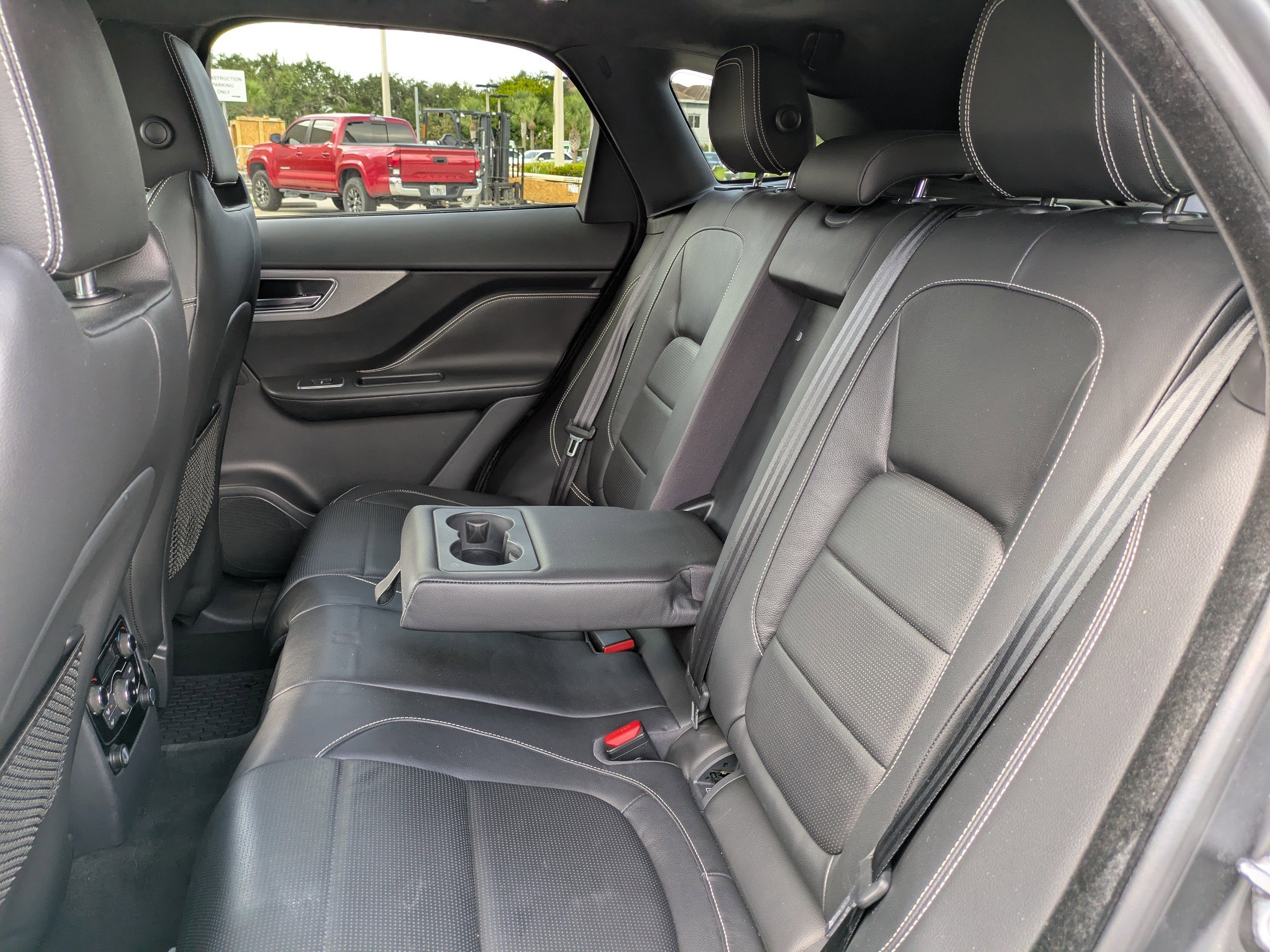 2017 Jaguar F-PACE S photo 16