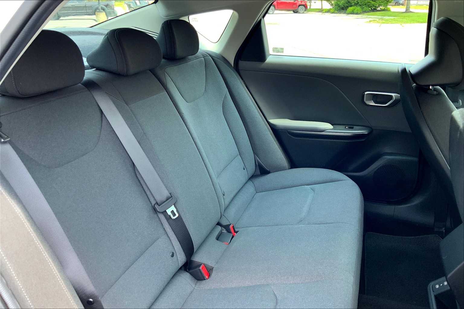 2025 Kia K4 LXS photo 17