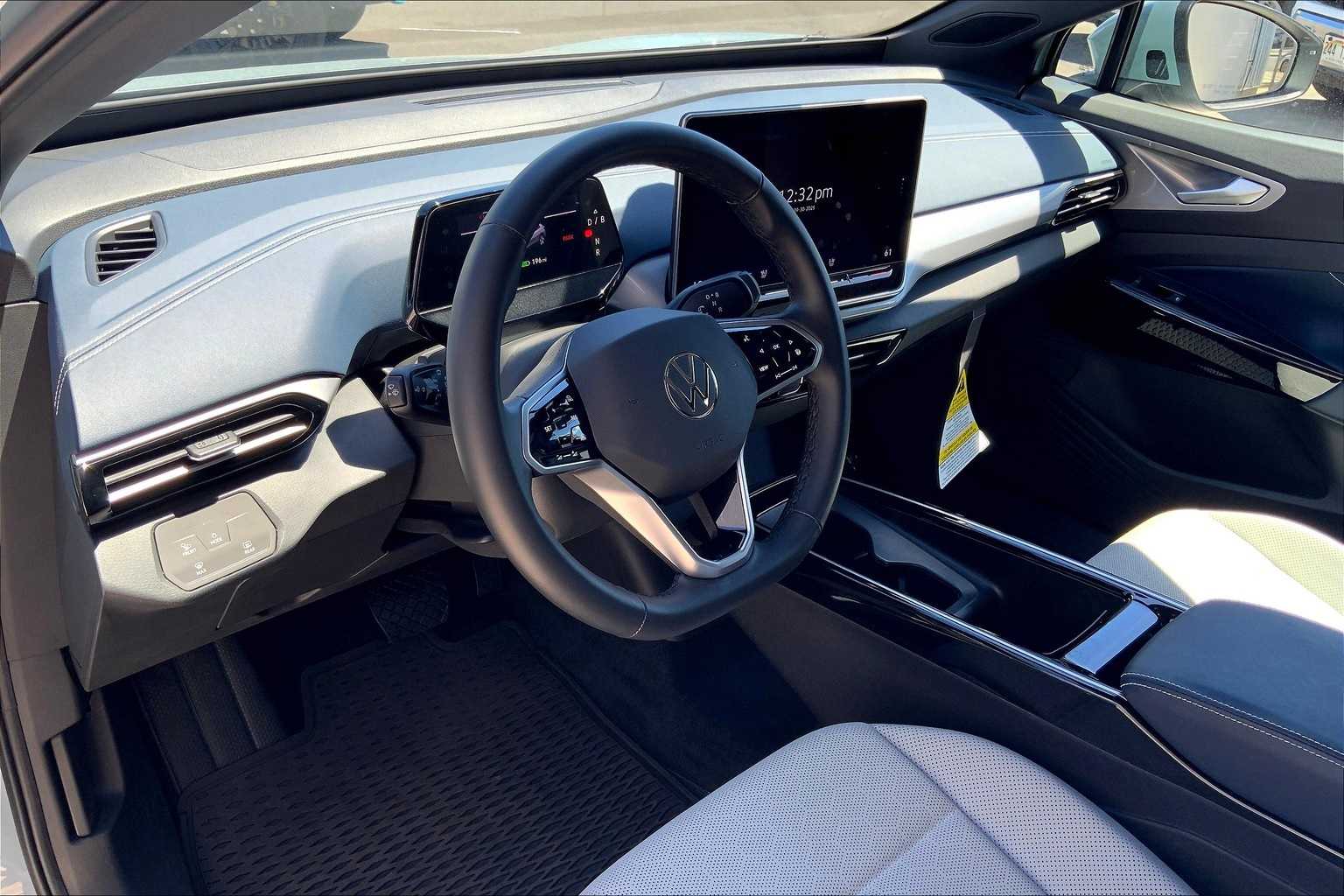 2025 Volkswagen ID.4 Pro S photo 3