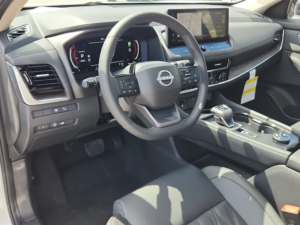 2026 Nissan Rogue Platinum photo 13
