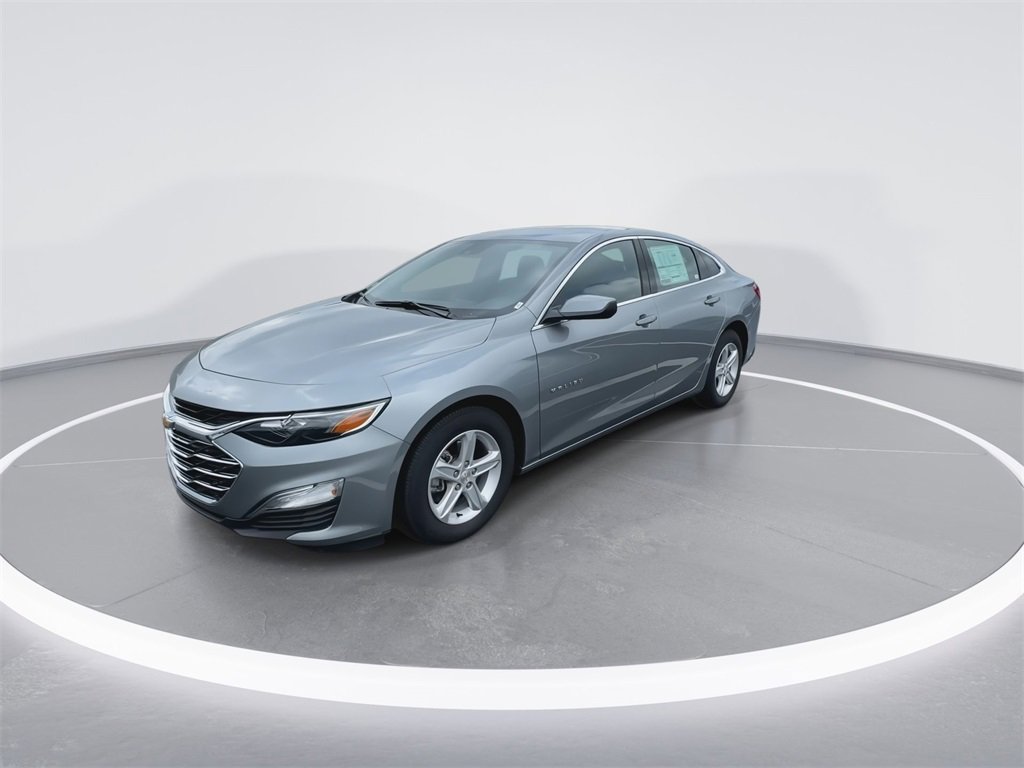 2025 Chevrolet Malibu LS photo 3