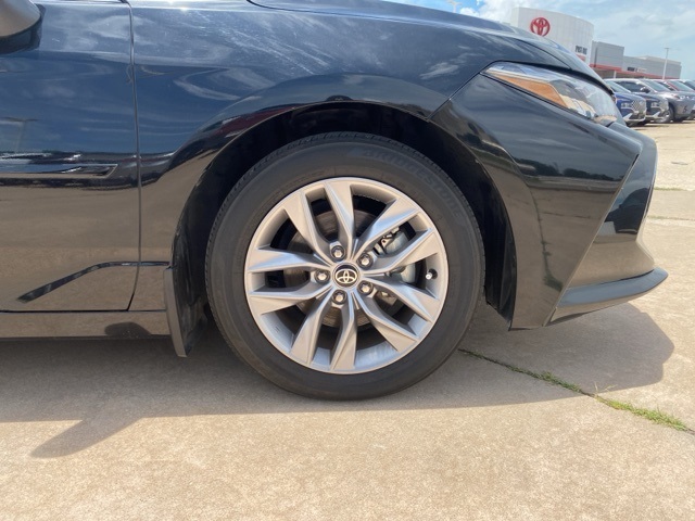 2022 Toyota Avalon Hybrid XLE Plus photo 9