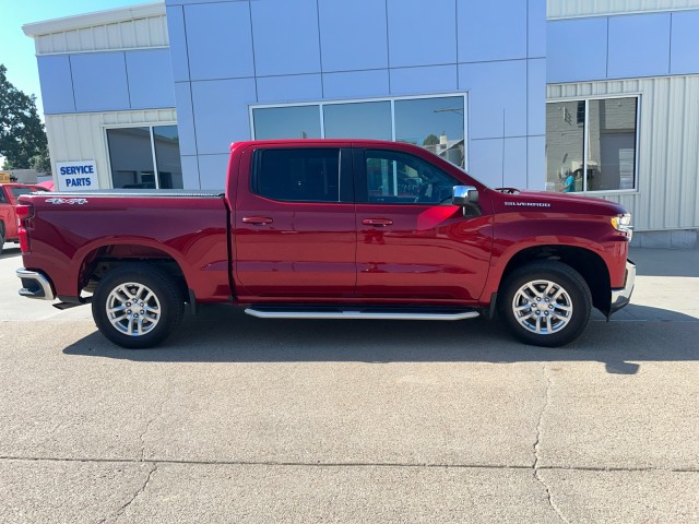 Used 2021 Chevrolet Silverado 1500 LT with VIN 3GCUYDED0MG459768 for sale in Kansas City