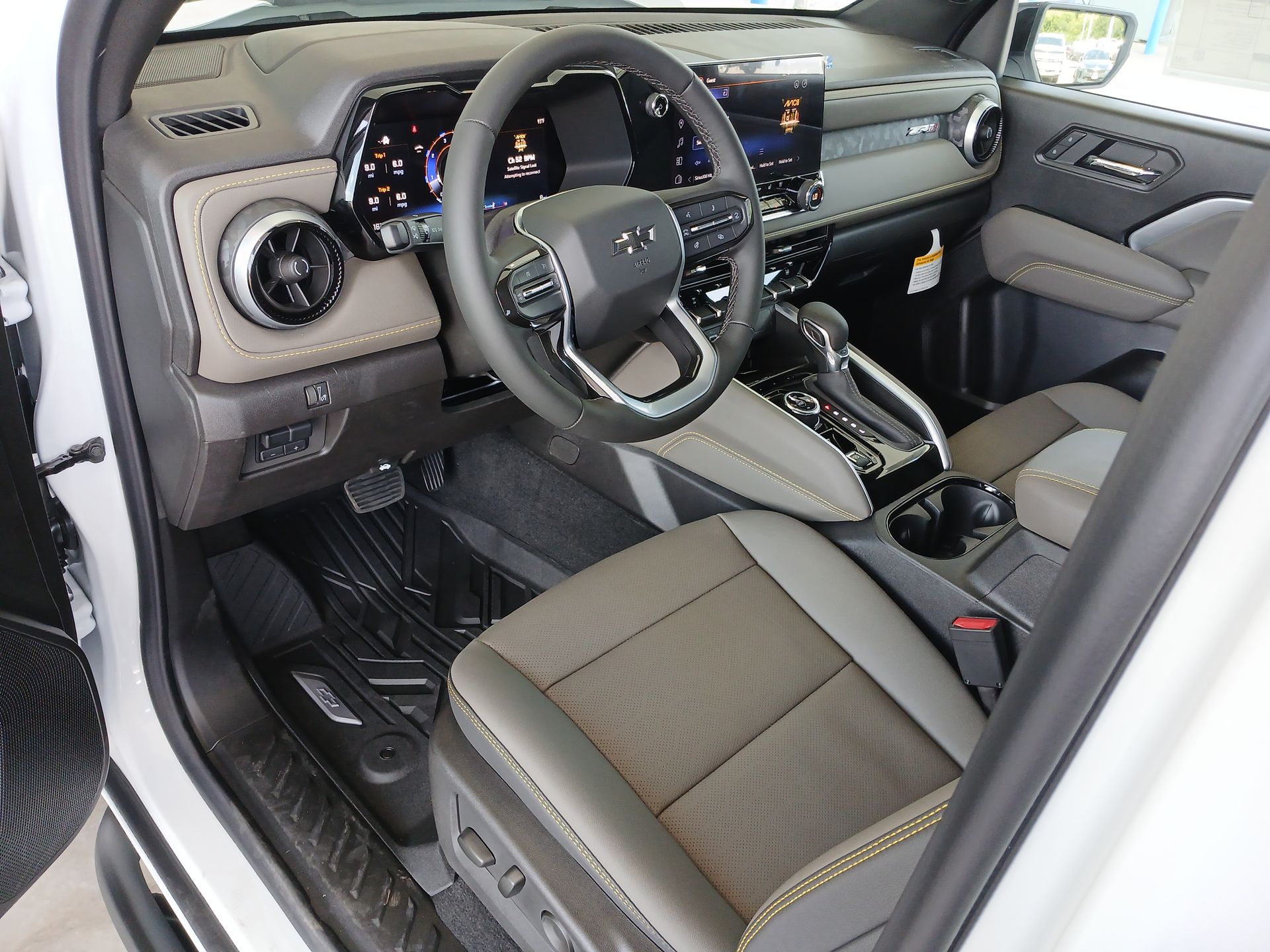 2025 Chevrolet Colorado ZR2 photo 9