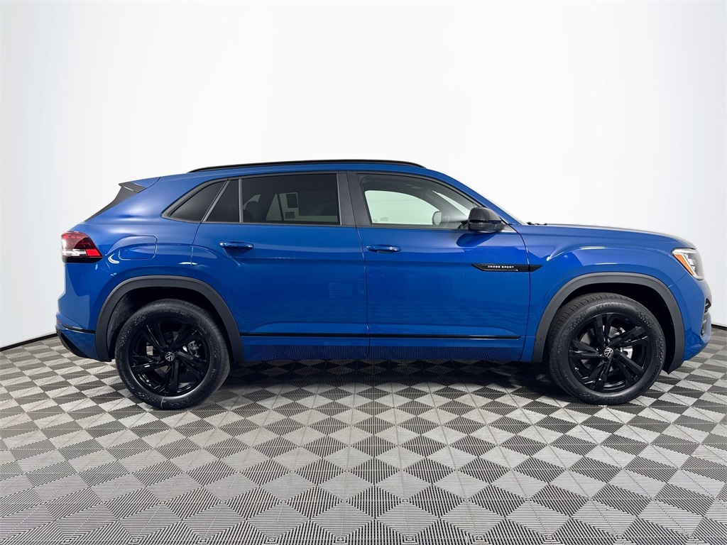 2025 Volkswagen Atlas Cross Sport SEL R-Line photo 5