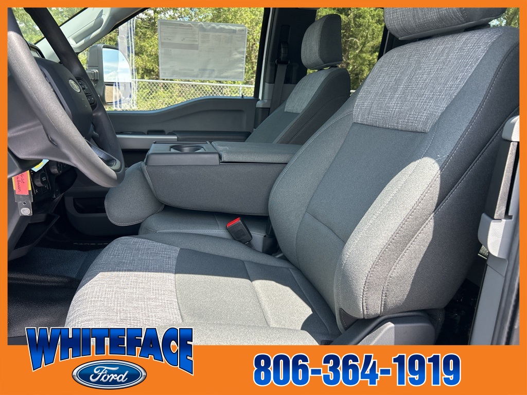 2025 Ford F-350 XLT photo 13