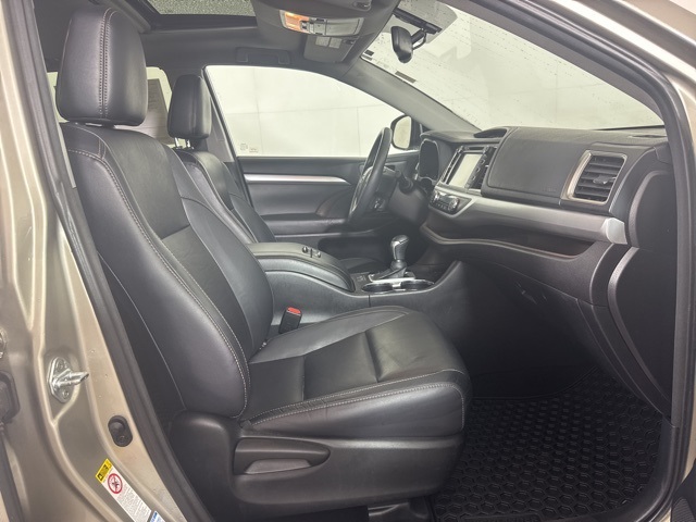 2016 Toyota Highlander XLE photo 4