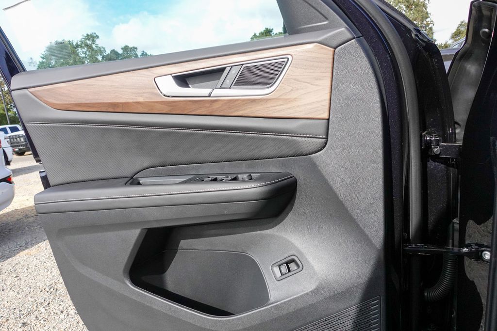2026 Volkswagen Atlas SE Technology photo 14