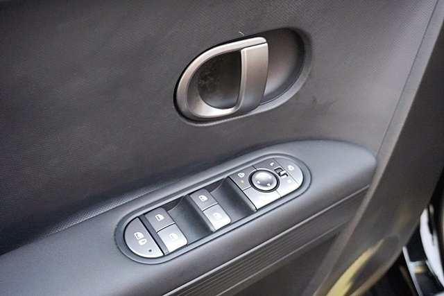 Used 2025 Black Hyundai SEL image 23