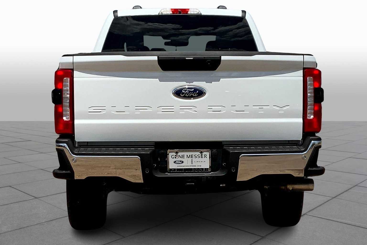 2025 Ford F-250 XLT photo 4