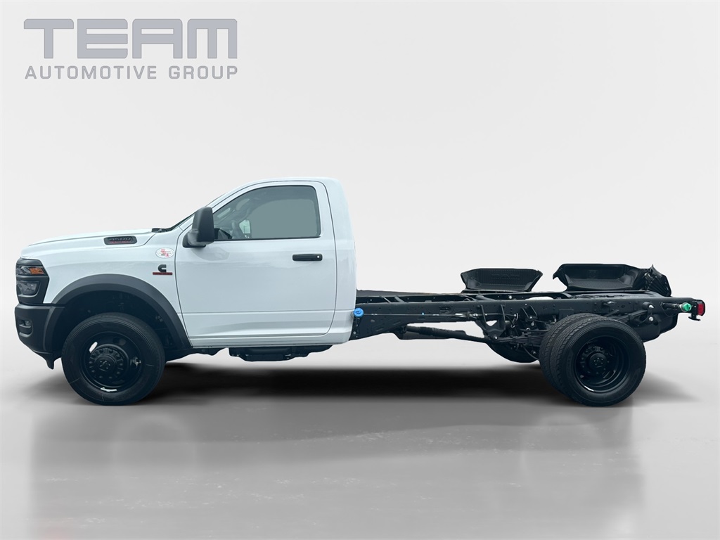 2025 Ram 4500 Tradesman photo 3