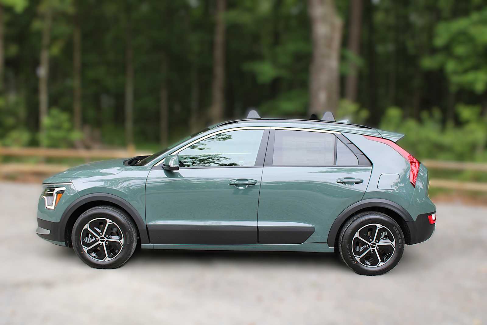 2025 Kia Niro EX photo 4