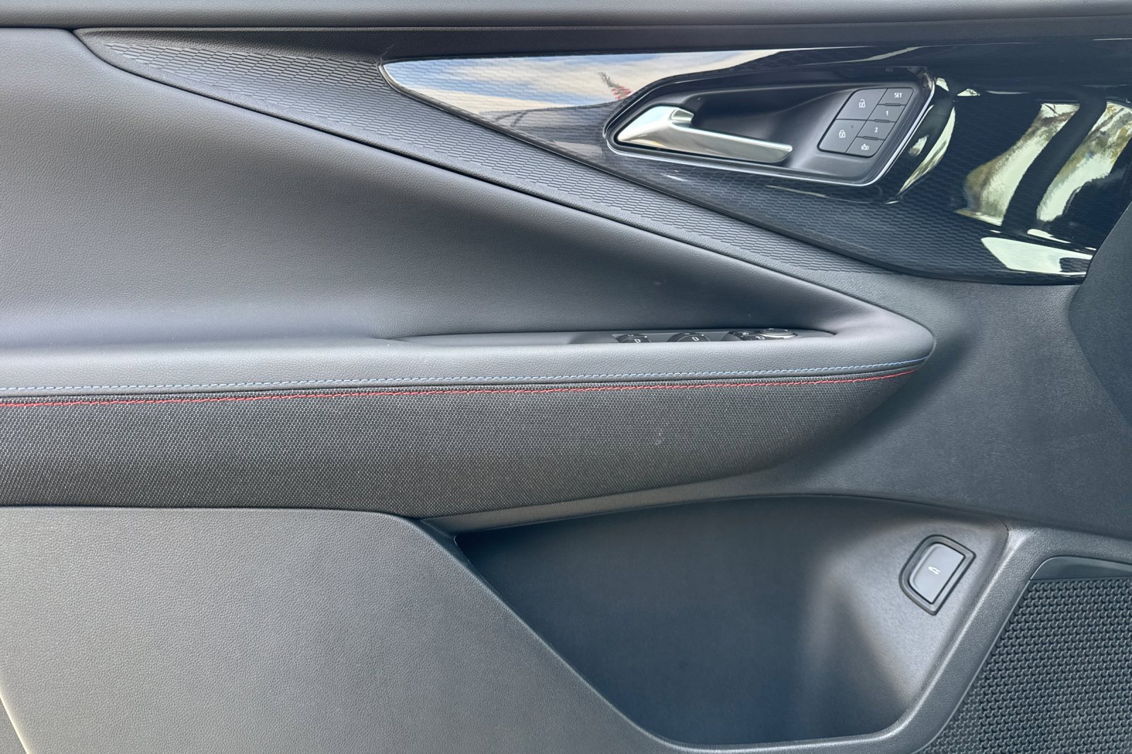 2025 Chevrolet Blazer EV RS photo 9