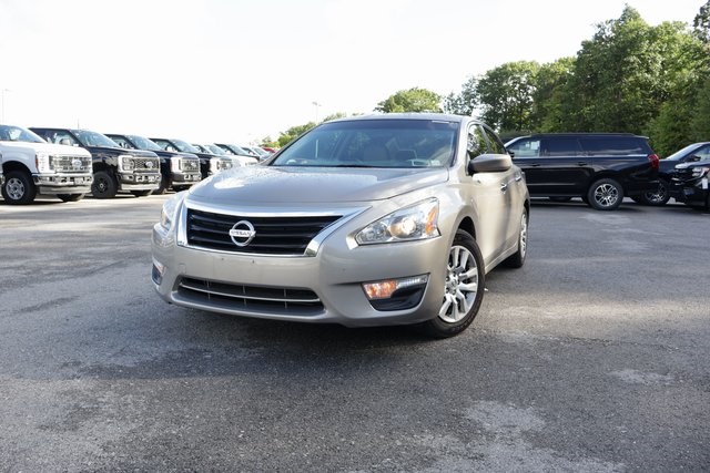 Used 2015 Nissan Altima S with VIN 1N4AL3AP2FN383501 for sale in Orchard Park, NY