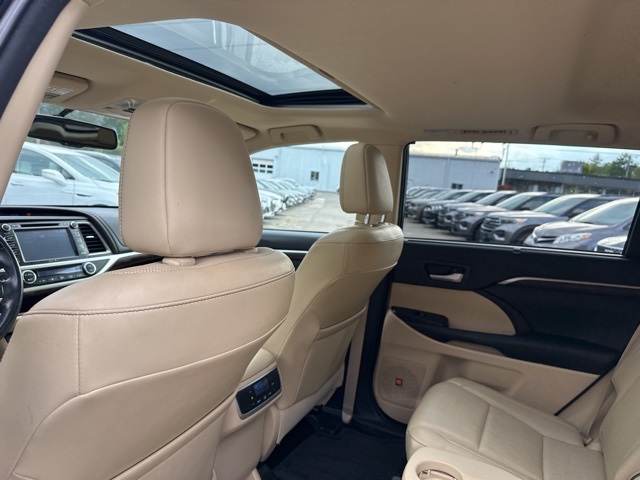 2015 Toyota Highlander Limited photo 21