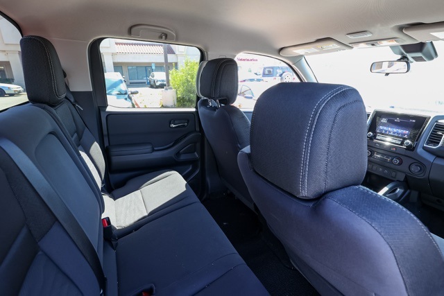 2024 Nissan Frontier SV photo 15