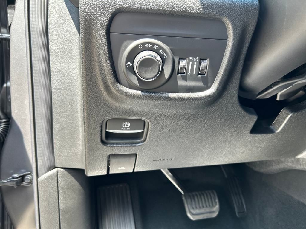2025 Jeep Grand Cherokee Laredo X photo 12