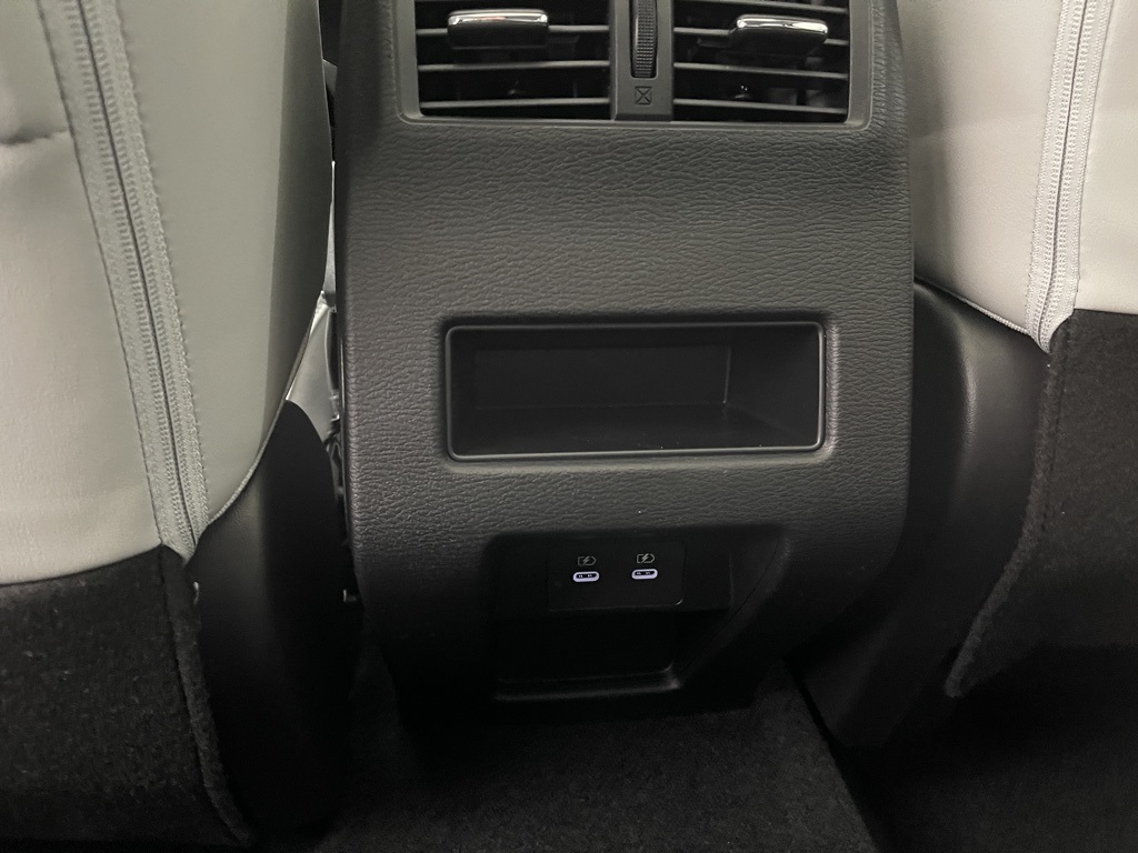2025 Mitsubishi Outlander SE photo 21