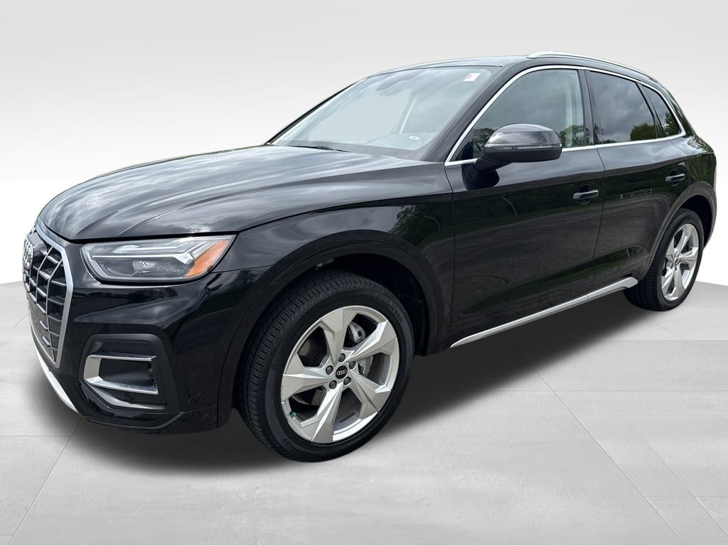 2021 Audi Q5 45 Premium Plus photo 2