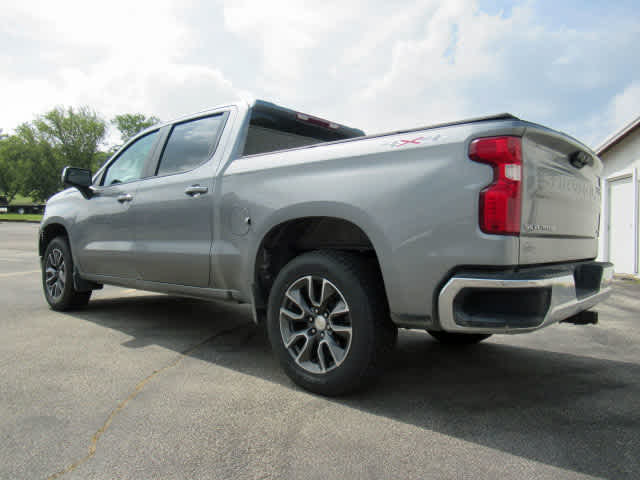 2023 Chevrolet Silverado 1500 LT photo 2