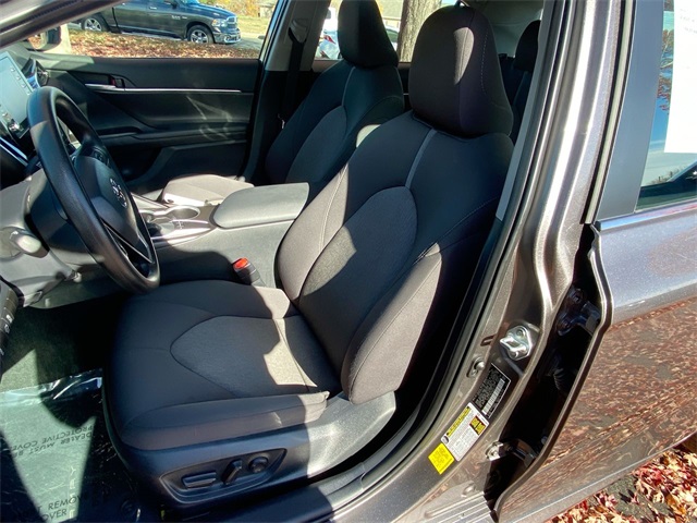 2024 Toyota Camry LE photo 3