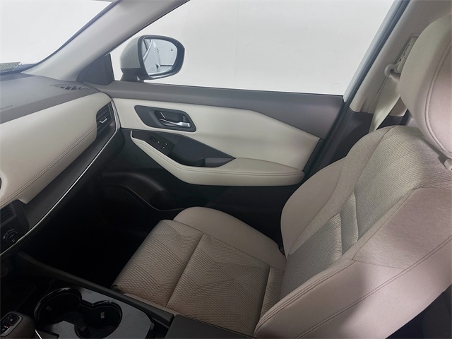 2025 Nissan Rogue SV photo 23