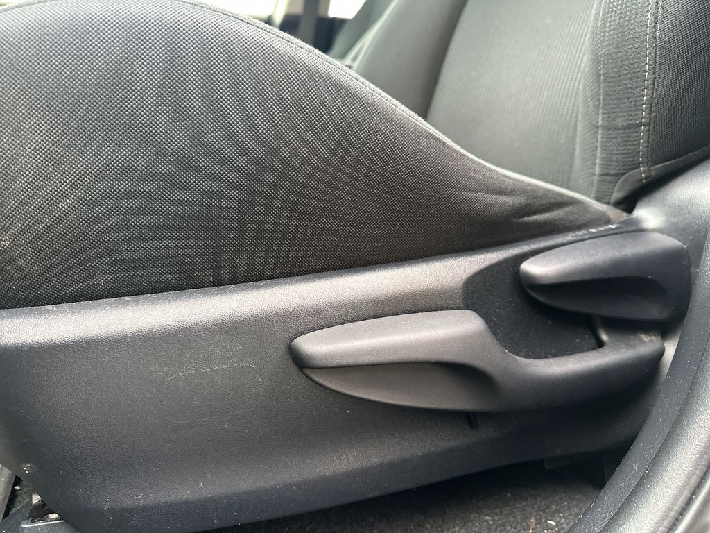 2015 Toyota RAV4 XLE photo 4