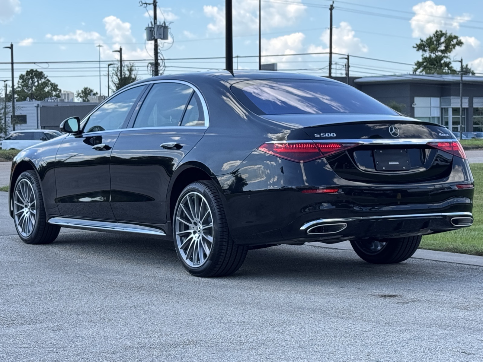 2026 Mercedes Benz S 500 4MATIC photo 3