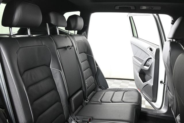 2019 Volkswagen Tiguan SEL Premium R-Line photo 21