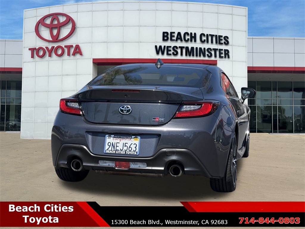 2024 Toyota GR86 Base photo 9