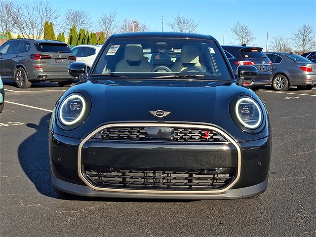 2026 Mini Cooper 4 Door Hardtop Signature photo 2