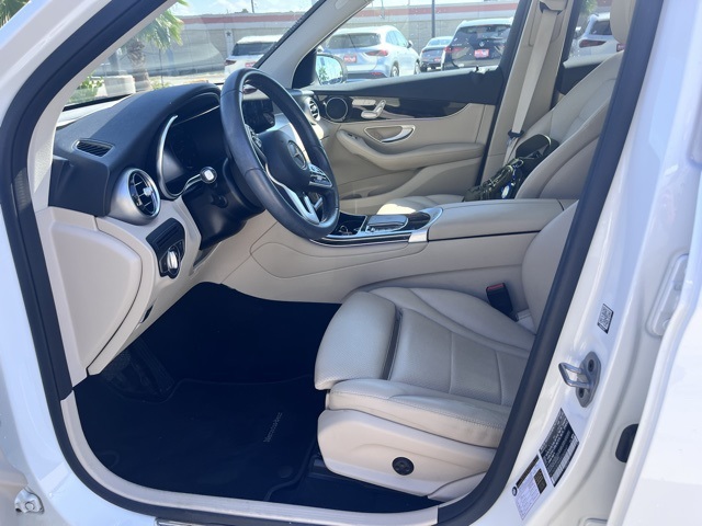 2022 Mercedes Benz GLC 300 photo 4