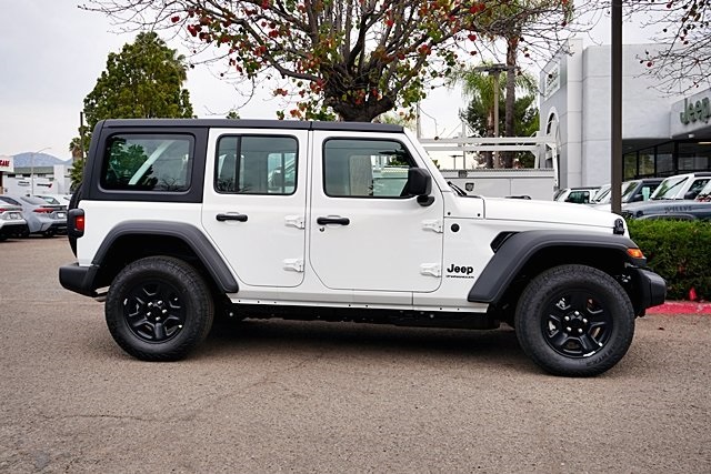 New 2026 Bright White Clear-Coat Exterior Paint Jeep Sport image 7