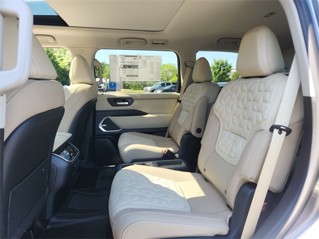 2025 Nissan Armada Platinum photo 8
