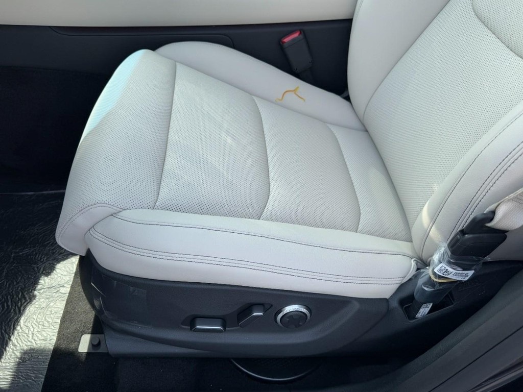 2026 Genesis GV70 2.5T Select photo 10