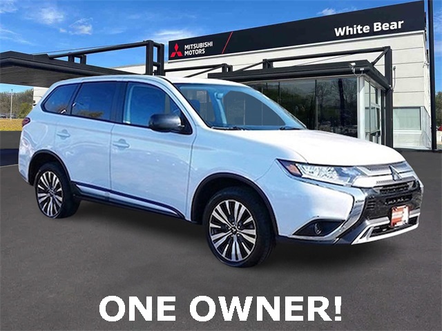 2020 Mitsubishi Outlander ES's photo