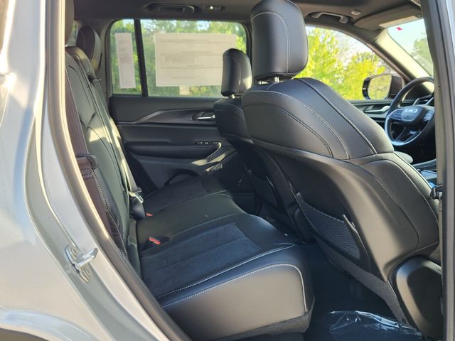 2025 Jeep Grand Cherokee Altitude X photo 9