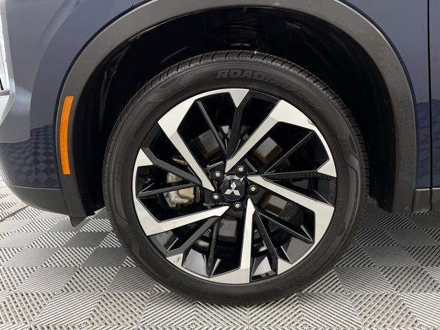 2024 Mitsubishi Outlander SE photo 45