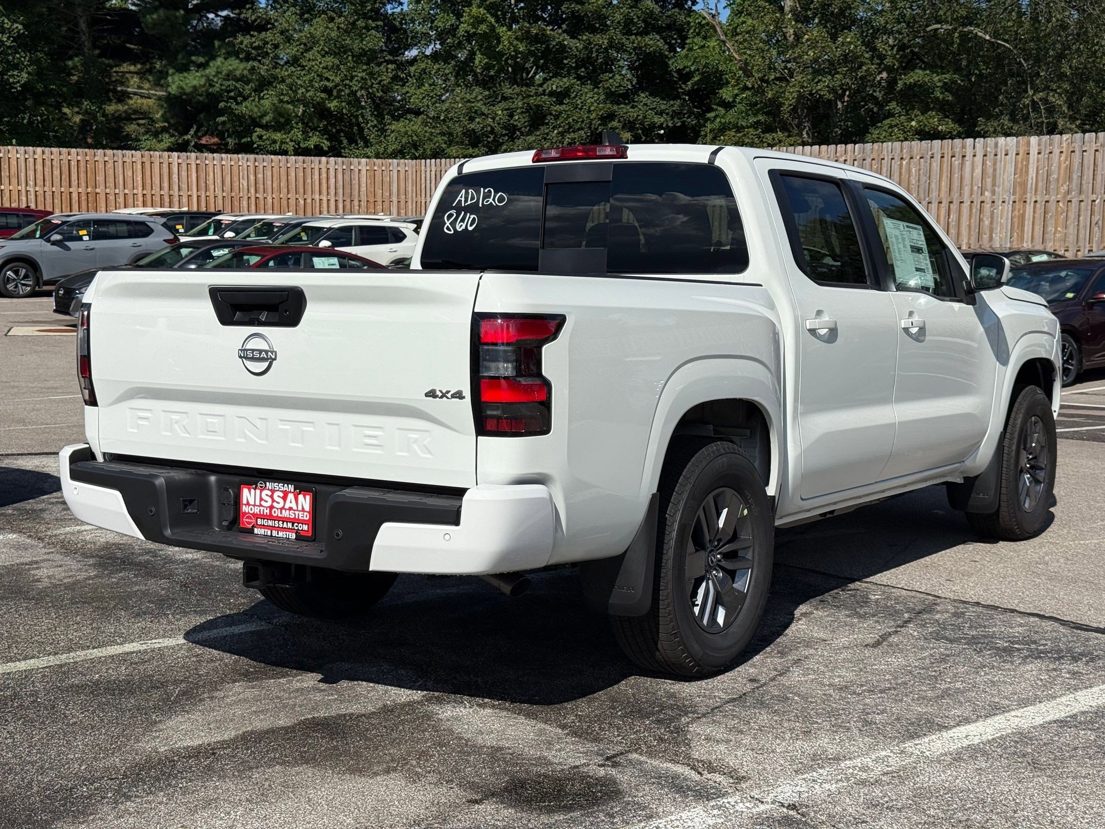 2025 Nissan Frontier Crew Cab SV photo 2