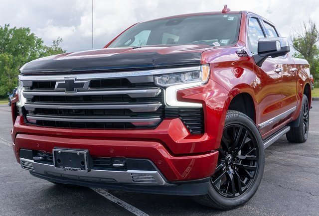 2023 Chevrolet Silverado 1500 High Country's photo