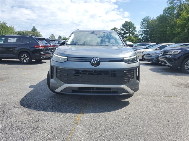 2025 Volkswagen Tiguan SE photo 2