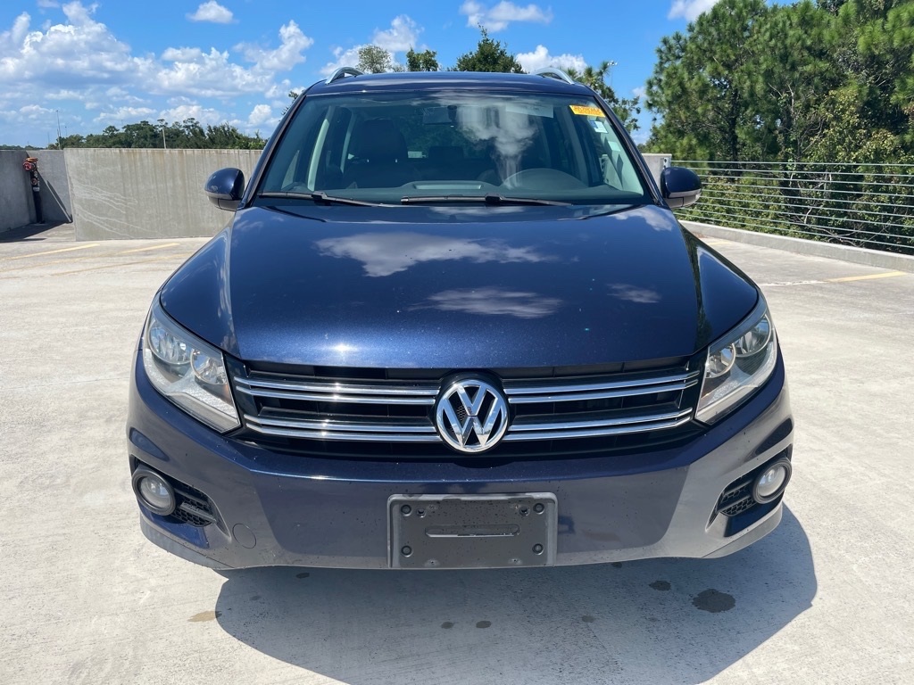 2015 Volkswagen Tiguan SEL photo 2